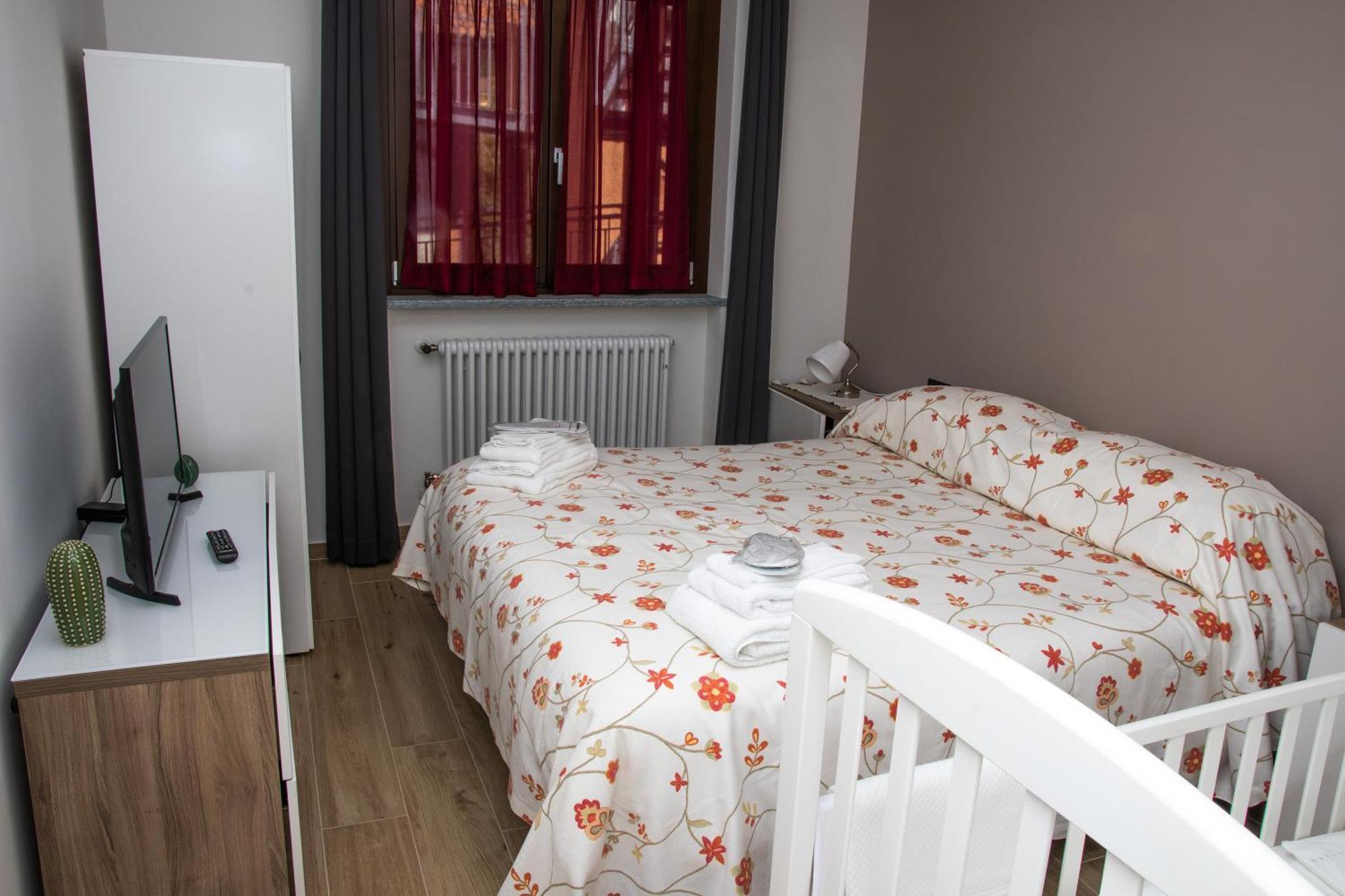 Casa Valentin Apartment Monforte D'Alba Luaran gambar