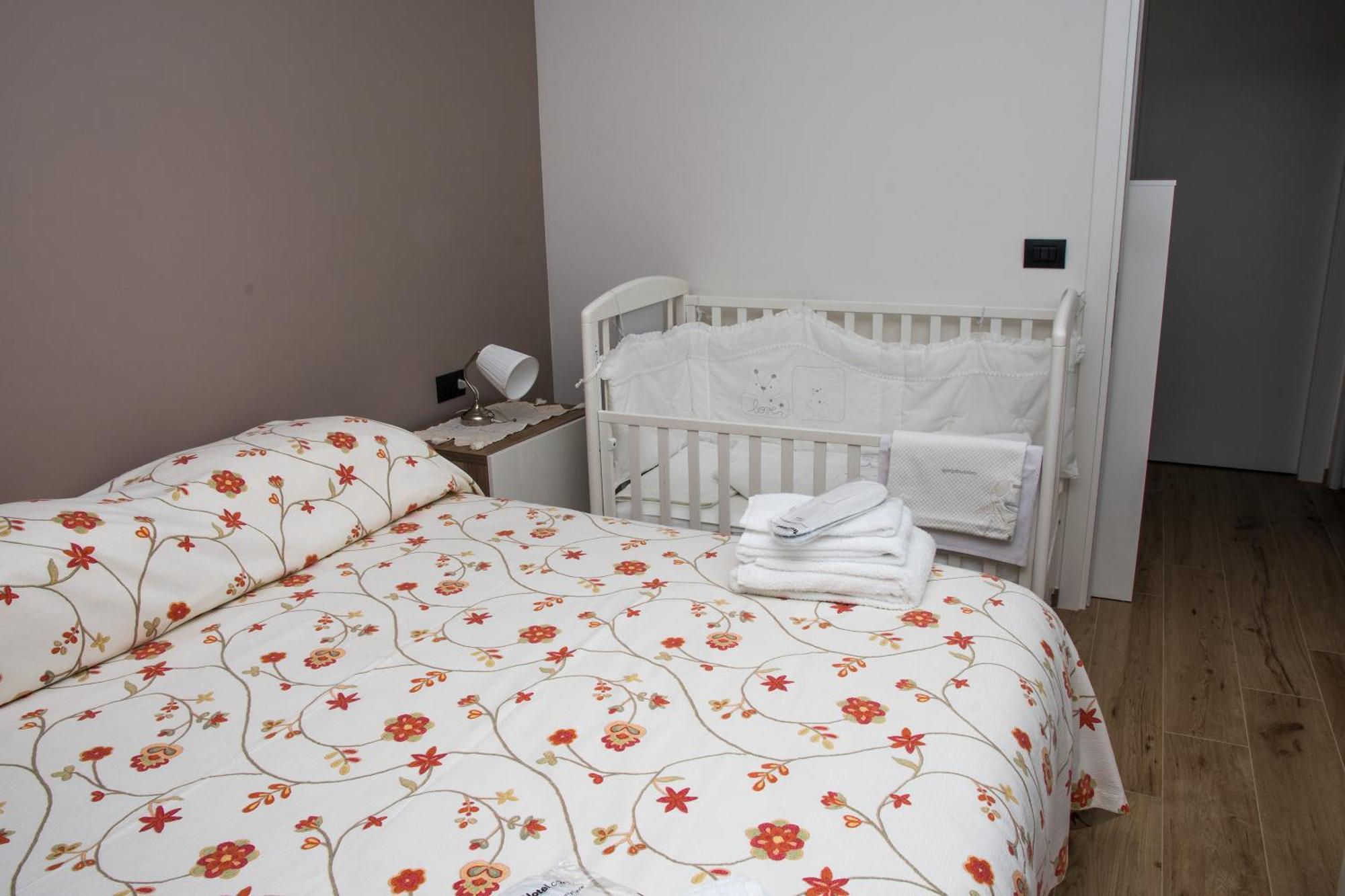 Casa Valentin Apartment Monforte D'Alba Luaran gambar